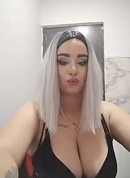 AdelinaJude online show from 10/03/25, 08:39