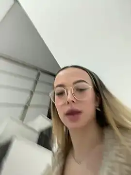 KylieJoyce online show from 01/12/25, 05:03