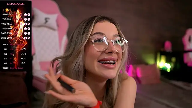 KylieJoyce online show from 02/23/25, 08:33