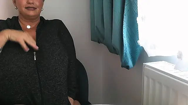 hotsierra4u online show from 10/22/25, 11:43