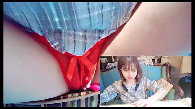 Snapshot of Aster_Hoa chatting on 02/11/25, 10:15 Aster Hoa online show from 02/11/25, 10:15
