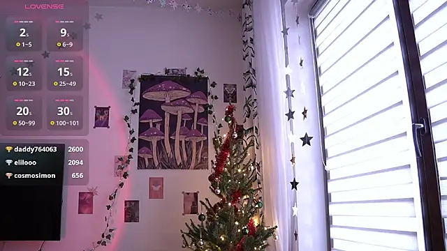 Snapshot of juliapie chatting on 12/25/24, 10:39 juliapie online show from 12/25/24, 10:39