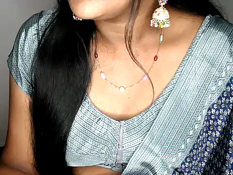 shila20 online show from 10/29/25, 01:46