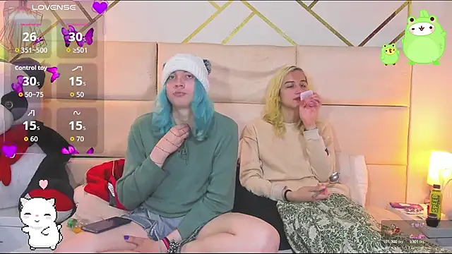 -kisa  online show from 12/19/25, 02:07