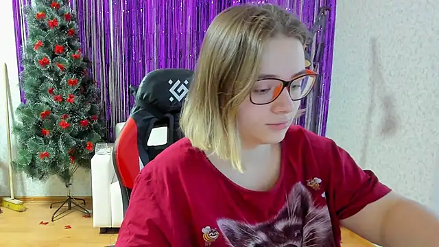 Snapshot of Seductive_She_Wolf chatting on 02/02/25, 06:26 Seductive She Wolf online show from 02/02/25, 06:26