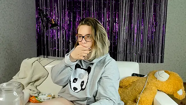 Snapshot of Seductive_She_Wolf chatting on 03/02/25, 08:29 Seductive She Wolf online show from 03/02/25, 08:29