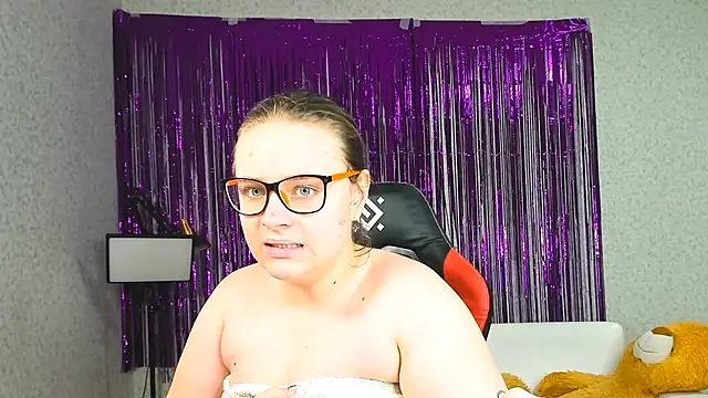 Snapshot of Seductive_She_Wolf chatting on 03/04/25, 10:46 Seductive She Wolf online show from 03/04/25, 10:46