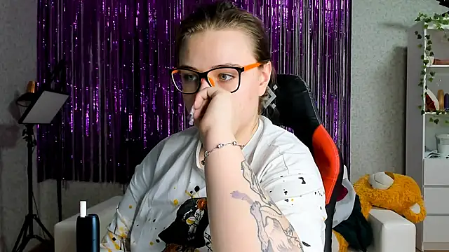 Snapshot of Seductive_She_Wolf chatting on 03/18/25, 12:58 Seductive She Wolf online show from 03/18/25, 12:58