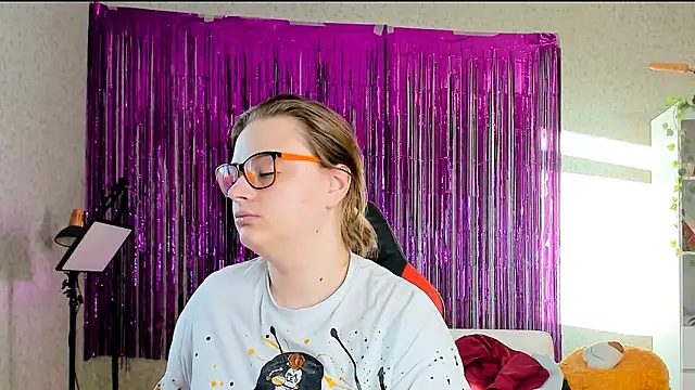 Snapshot of Seductive_She_Wolf chatting on 03/19/25, 05:19 Seductive She Wolf online show from 03/19/25, 05:19