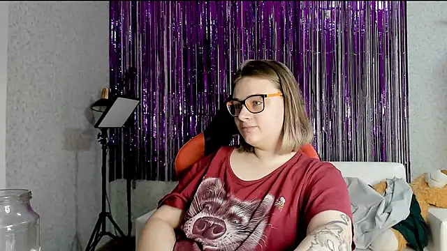 Snapshot of Seductive_She_Wolf chatting on 03/20/25, 03:23 Seductive She Wolf online show from 03/20/25, 03:23