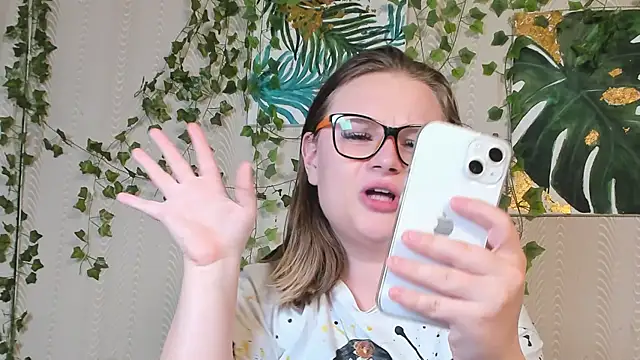 Snapshot of Seductive_She_Wolf chatting on 09/29/25, 01:00 Seductive She Wolf online show from 09/29/25, 01:00