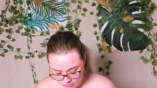 Snapshot of Seductive_She_Wolf chatting on 10/08/25, 02:31 Seductive She Wolf online show from 10/08/25, 02:31