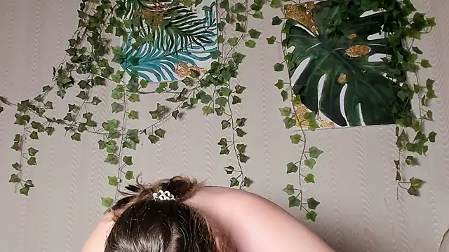 Snapshot of Seductive_She_Wolf chatting on 10/28/25, 02:20 Seductive She Wolf online show from 10/28/25, 02:20