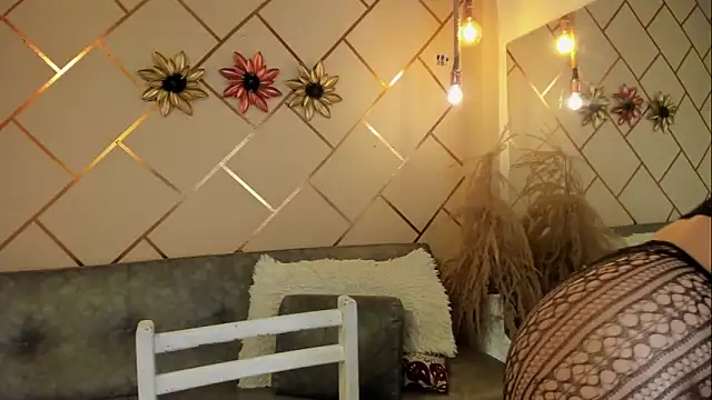 marianeporter   online show from 11/18/25, 10:03