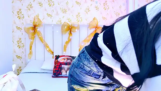 Mia-Monroe online show from 11/23/25, 12:16