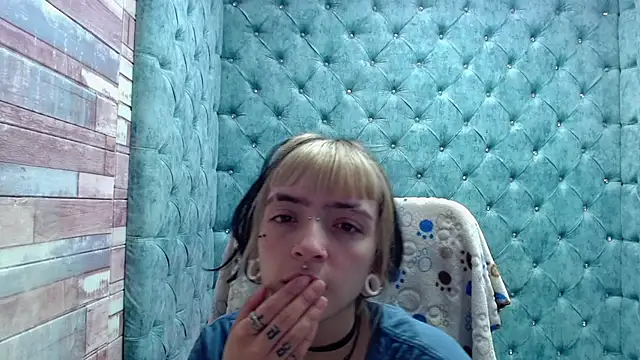 Samantha Smiith online show from 10/30/25, 03:52