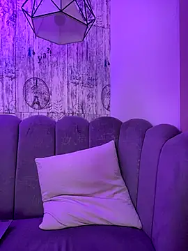 Snapshot of AbyThompson chatting on 10/22/25, 12:16 AbyThompson online show from 10/22/25, 12:16