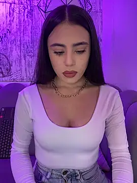 Snapshot of AbyThompson chatting on 10/28/25, 12:19 AbyThompson online show from 10/28/25, 12:19