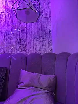 Snapshot of AbyThompson chatting on 11/12/25, 01:28 AbyThompson online show from 11/12/25, 01:28