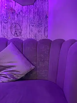 Snapshot of AbyThompson chatting on 11/18/25, 02:54 AbyThompson online show from 11/18/25, 02:54