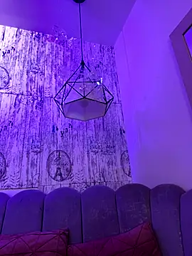 Snapshot of AbyThompson chatting on 12/02/25, 04:35 AbyThompson online show from 12/02/25, 04:35