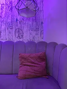 Snapshot of AbyThompson chatting on 12/15/25, 03:27 AbyThompson online show from 12/15/25, 03:27