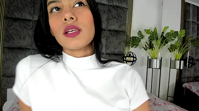 LaurenRodriiguez online show from 03/06/25, 12:41