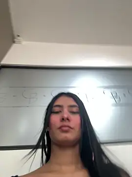 LaurenRodriiguez online show from 04/21/26, 07:17