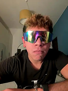 calleaaaa online show from 11/15/25, 06:26