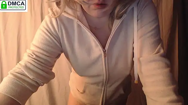 Snapshot of 1BECHA1 chatting on 03/05/25, 12:59 1BECHA1 online show from 03/05/25, 12:59