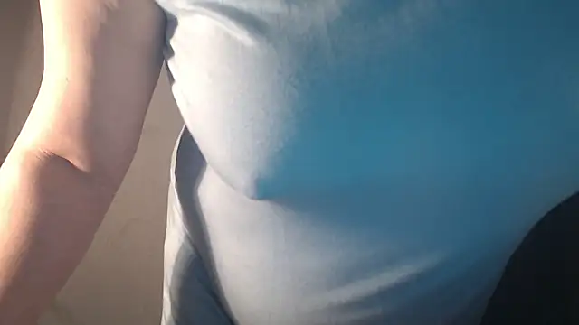 Snapshot of 1BECHA1 chatting on 10/26/25, 07:36 1BECHA1 online show from 10/26/25, 07:36