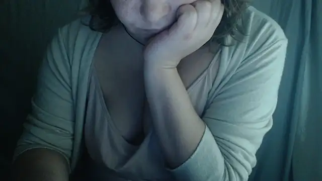 Snapshot of 1BECHA1 chatting on 11/02/25, 02:08 1BECHA1 online show from 11/02/25, 02:08