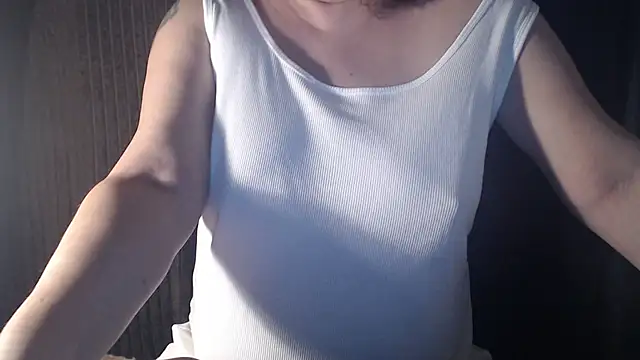 Snapshot of 1BECHA1 chatting on 11/11/25, 11:54 1BECHA1 online show from 11/11/25, 11:54