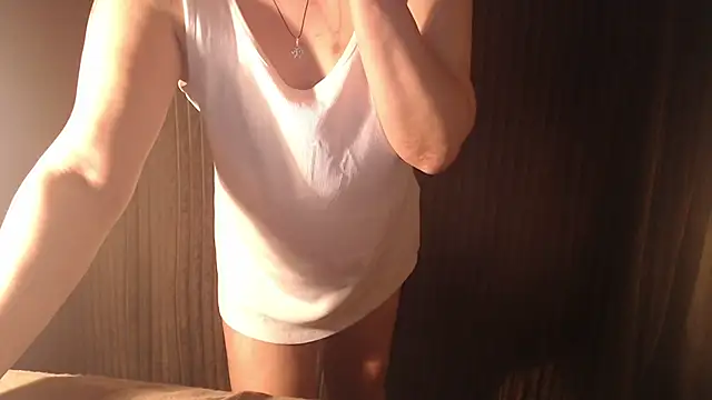 Snapshot of 1BECHA1 chatting on 11/12/25, 05:08 1BECHA1 online show from 11/12/25, 05:08