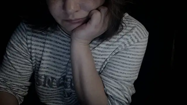 Snapshot of 1BECHA1 chatting on 11/15/25, 11:51 1BECHA1 online show from 11/15/25, 11:51