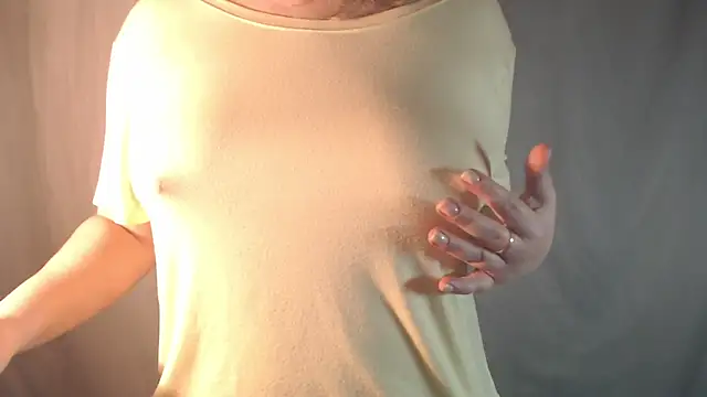 Snapshot of 1BECHA1 chatting on 02/11/26, 09:47 1BECHA1 online show from 02/11/26, 09:47