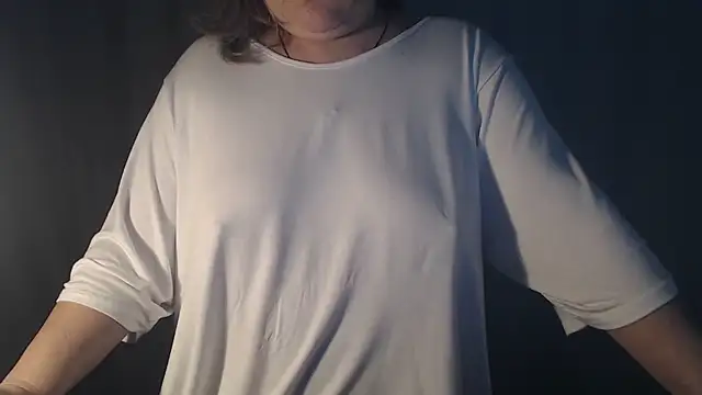 Snapshot of 1BECHA1 chatting on 02/23/26, 11:40 1BECHA1 online show from 02/23/26, 11:40