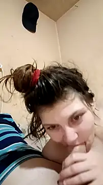 Snapshot of Andreyuzw chatting on 11/23/25, 08:08 Andreyuzw online show from 11/23/25, 08:08