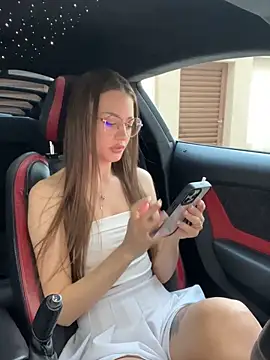 AlyseReuse online show from 10/14/25, 03:13