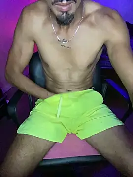 Snapshot of IMD01 chatting on 09/30/25, 04:50 IMD01 online show from 09/30/25, 04:50