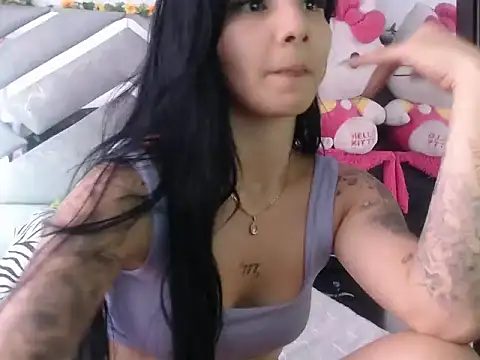 Snapshot of Meganfox_222 chatting on 09/17/25, 03:35 Meganfox 222 online show from 09/17/25, 03:35