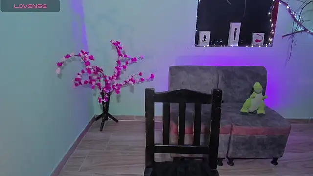 CamilaHarperr  online show from 12/04/25, 10:35