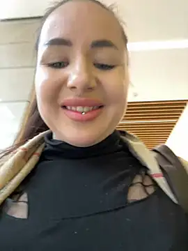 Snapshot of beautydiamond chatting on 01/22/25, 10:29 beautydiamond online show from 01/22/25, 10:29