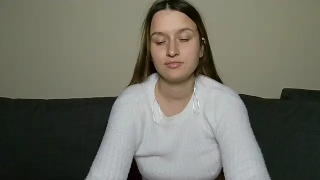 Snapshot of Submissive_love chatting on 01/06/25, 11:42 Submissive love online show from 01/06/25, 11:42