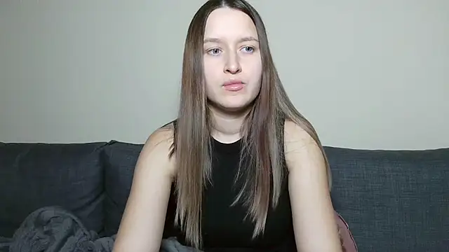 Snapshot of Submissive_love chatting on 01/31/25, 04:27 Submissive love online show from 01/31/25, 04:27