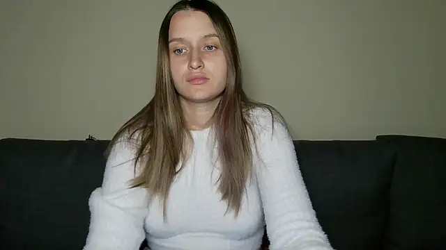 Snapshot of Submissive_love chatting on 02/15/25, 07:39 Submissive love online show from 02/15/25, 07:39