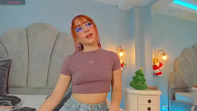 Snapshot of sweeet_peach chatting on 12/14/24, 01:50 sweeet peach online show from 12/14/24, 01:50