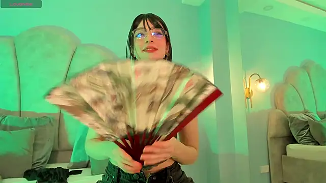 Snapshot of sweeet_peach chatting on 03/18/25, 10:04 sweeet peach online show from 03/18/25, 10:04