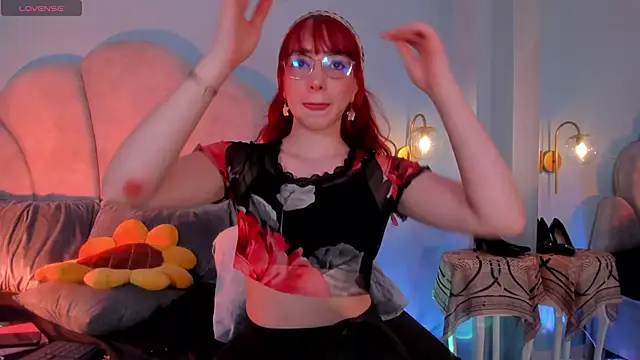 Snapshot of sweeet_peach chatting on 10/07/25, 10:29 sweeet peach online show from 10/07/25, 10:29