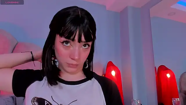 Snapshot of sweeet_peach chatting on 10/14/25, 10:21 sweeet peach online show from 10/14/25, 10:21